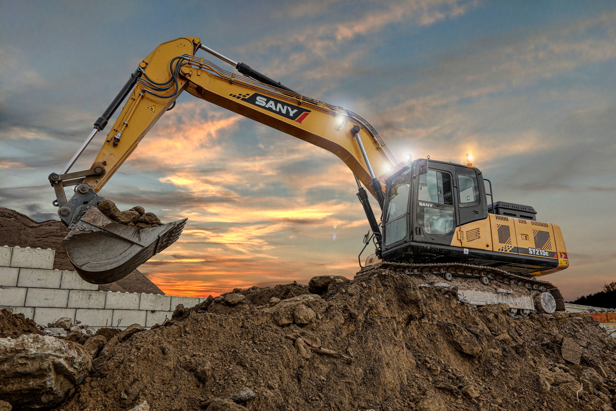 1. Sany SY215C