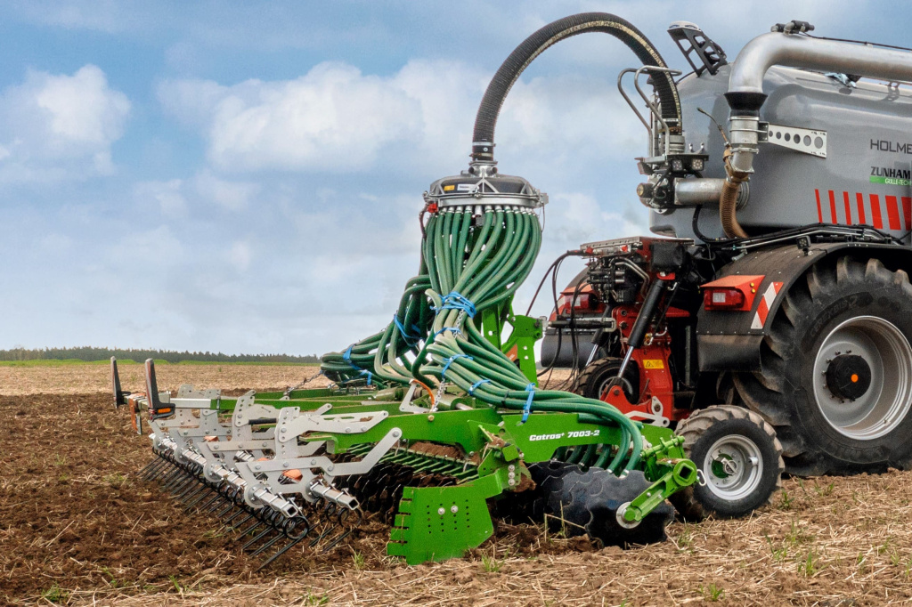 CatrosPlusPro7003-2_Holmer_d0_kw_DJI_0211_d1_240731_Ausschnitt.jpg CatrosPlusPro7003-2_Holmer_d0_kw_DJI_0211_d1_240731_Ausschnitt.jpg